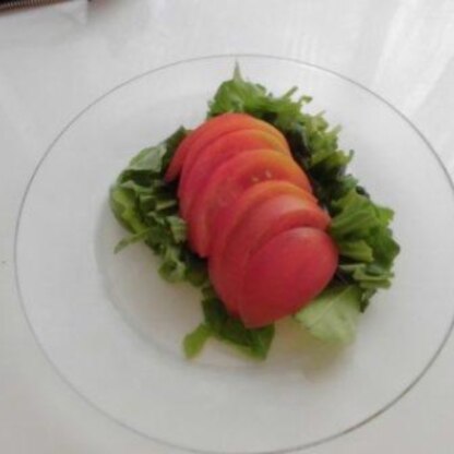 トマトが　輪切りにしてしまいました・・　。ざっくさっく　野菜をきって　つむつむ・・　楽しくて　簡単で　ヘルシーで最高です。
